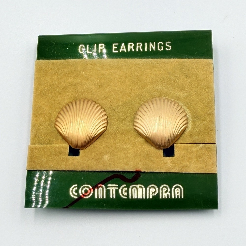 Vtg‎ Contempra Shell Clip On Earrings Gold Tone NOS On Card Retro